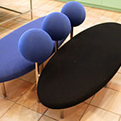 氷見市海浜植物園　長谷川氏がデザインした椅子
