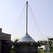高岡市美術館　「光と水の塔」