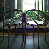 ミュゼふくおかカメラ館　安藤建築でお馴染みの椅子